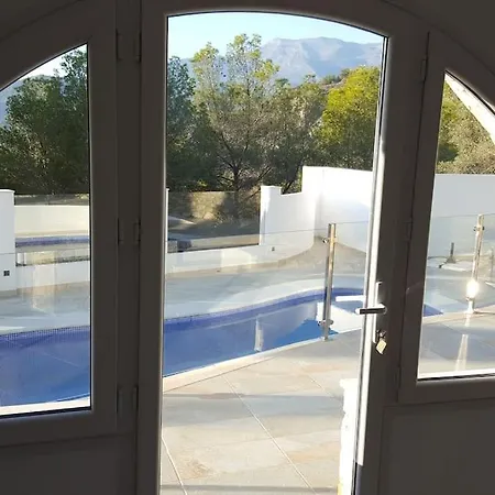 Luxury With 360 Panoramic Views Heated Pool Villa